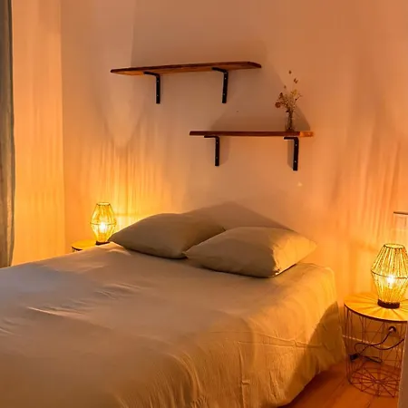 펜션 Maison Au Coeur Du Village De Avec Cour Exterieur