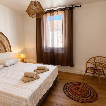 펜션 Maison Au Coeur Du Village De Avec Cour Exterieur
