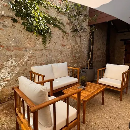 Nyaraló Maison Au Coeur Du Village De Avec Cour Exterieur *